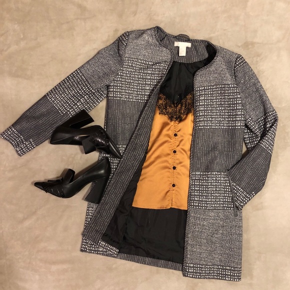 H&M Jackets & Blazers - BnW suit jacket ⚫️⚪️🖤